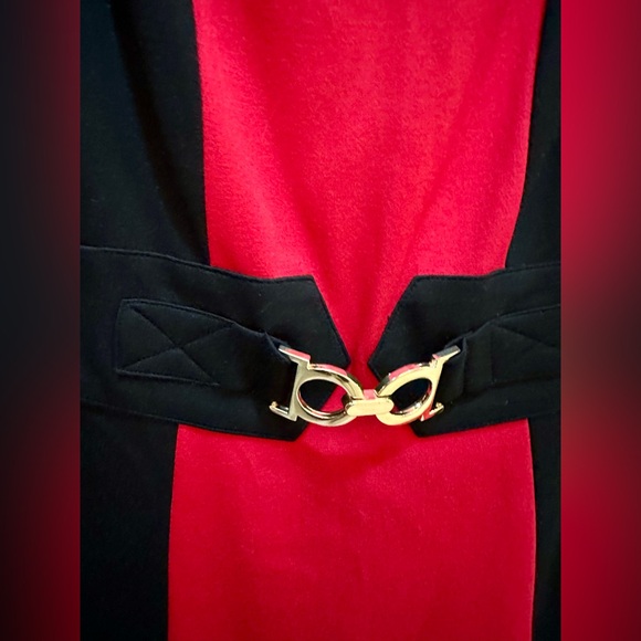 Cache Red and Black Colorblock Sheath Dress with a Gold-Tone Buckle Belt Size 2 - Picture 4 of 7